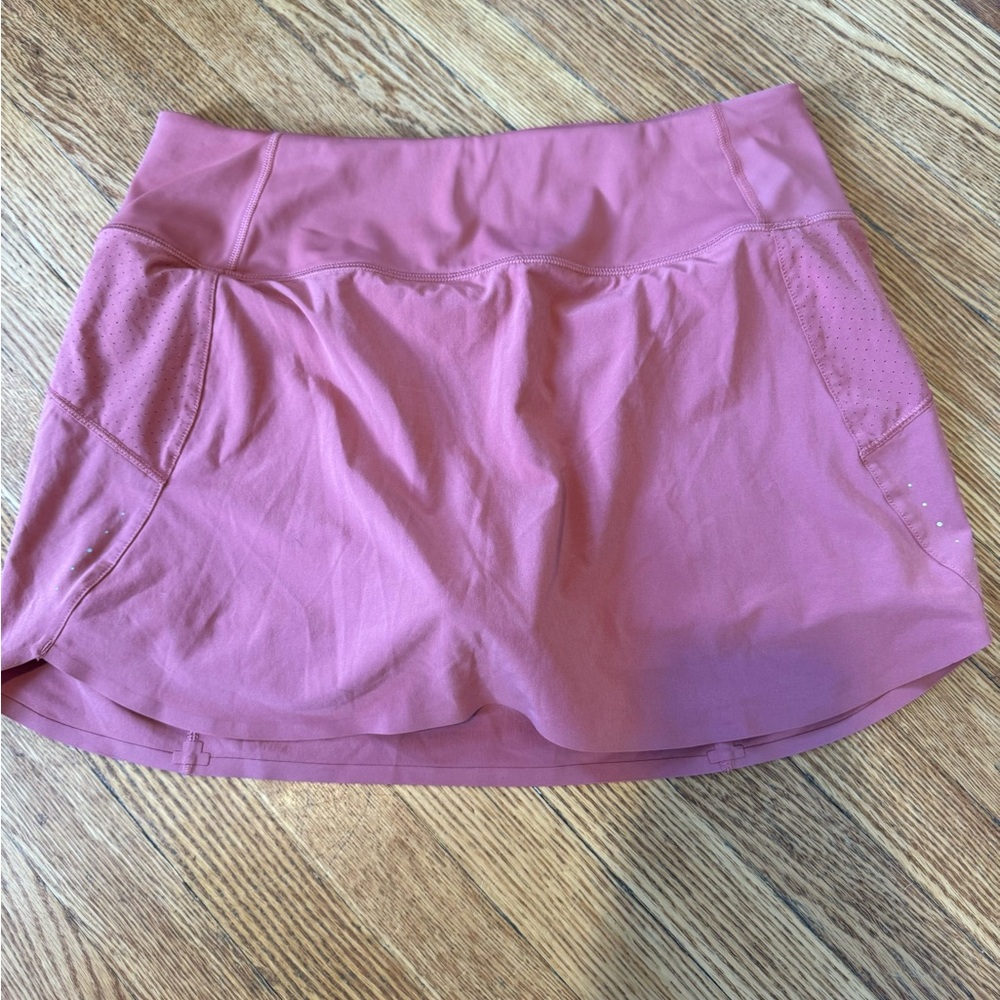 NWOT Athleta run with it 14 skort size medium